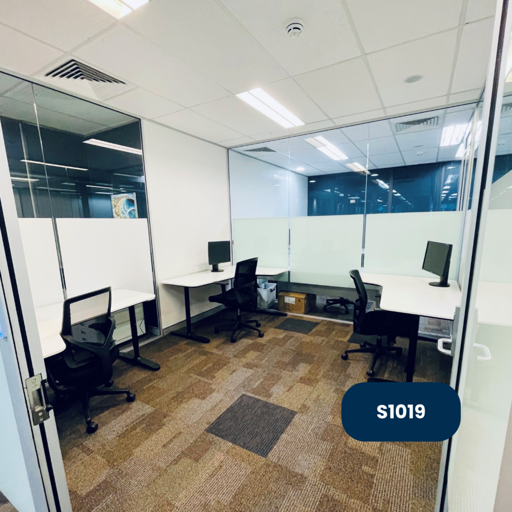 3-person private office space