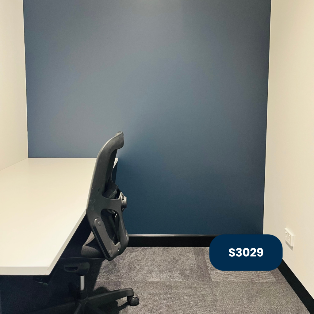 1-person serviced office