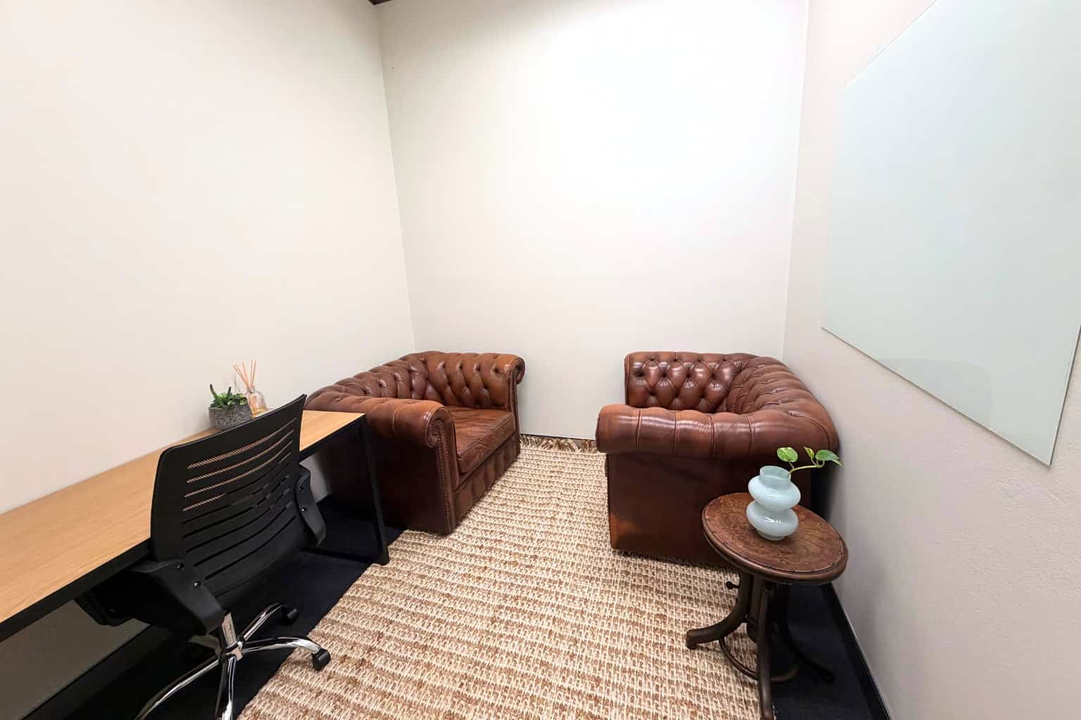 Allied health consulting room for rent in Pagewood, Sydney's Eastern Suburbs — private, furnished space for psychologists, physiotherapists and chiropractors